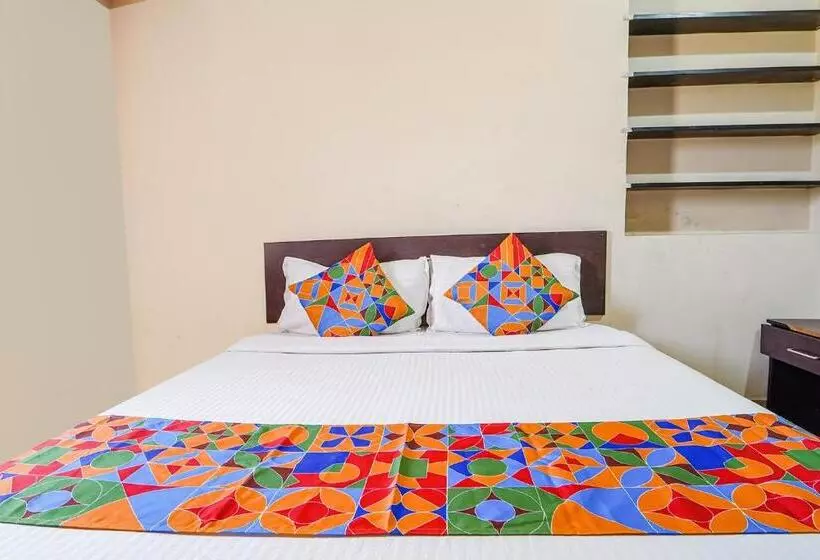 ホテル Varun Residency