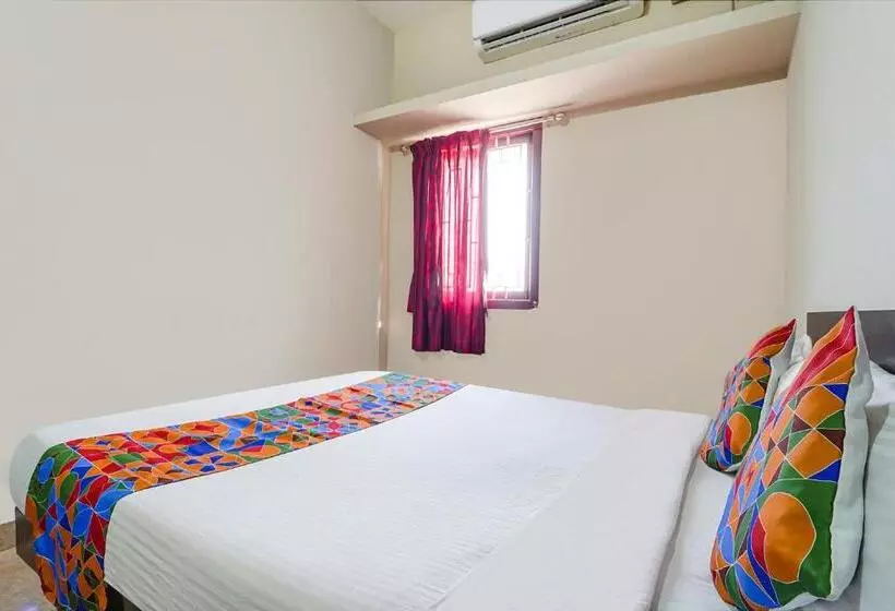 ホテル Varun Residency