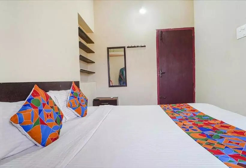 ホテル Varun Residency