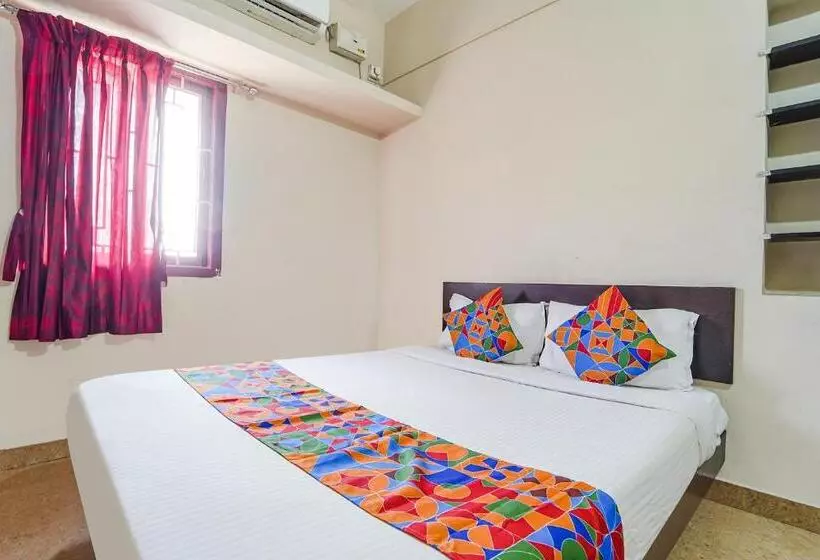 ホテル Varun Residency