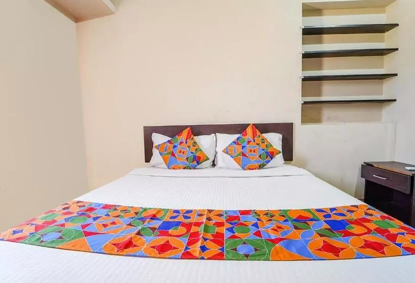 ホテル Varun Residency