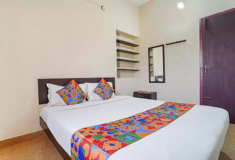 ホテル Varun Residency