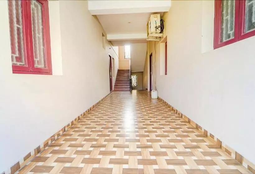 ホテル Varun Residency