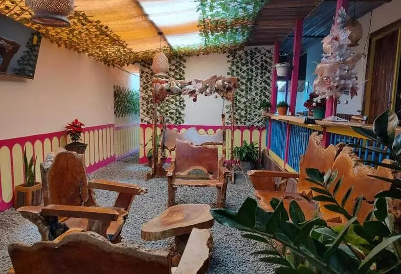ペンション Hostal Casa Madrigal