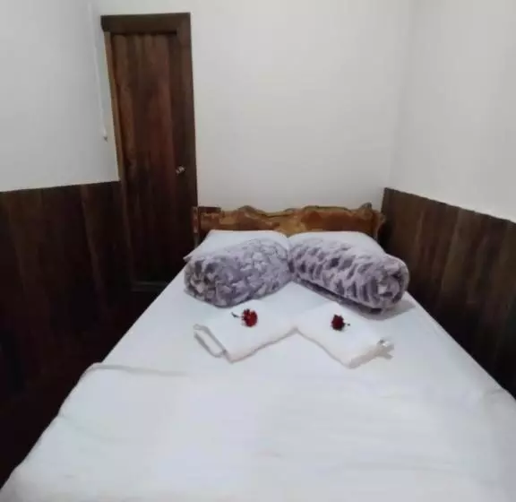 ペンション Hostal Casa Madrigal