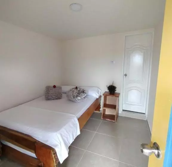 ペンション Hostal Casa Madrigal