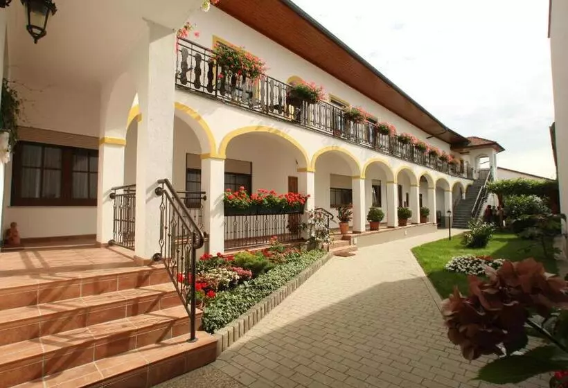 ベッドアンドブレックファースト Arkadenweingut Gästehaus Heiss