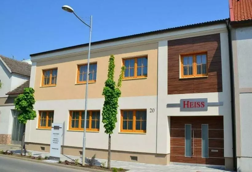 ベッドアンドブレックファースト Arkadenweingut Gästehaus Heiss
