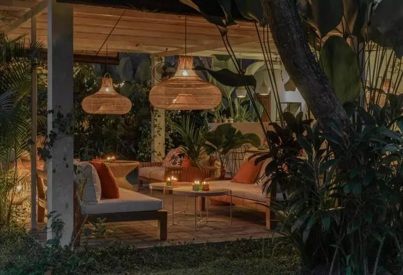 リゾートホテル The White Villas Ubud