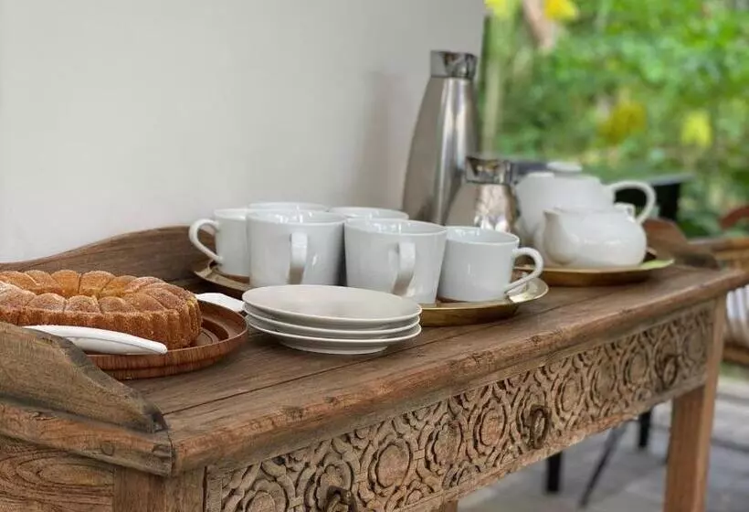 リゾートホテル The White Villas Ubud