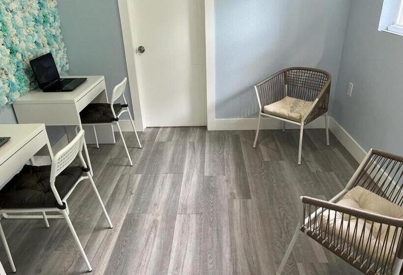 הוסטל Blue Little Havana