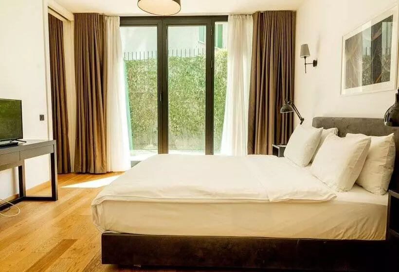 Ando Living   Taksim Gumussuyu Townhouse