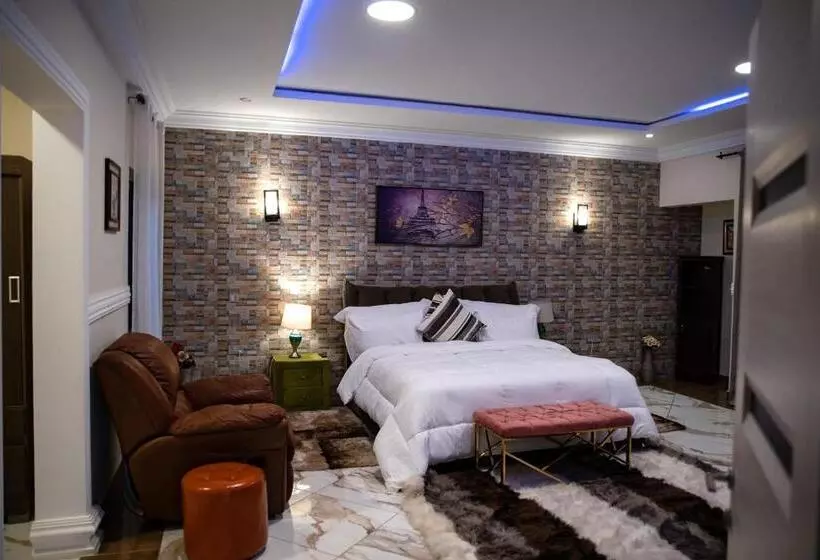 ホテル Brynx Haven   Adenta, Accra