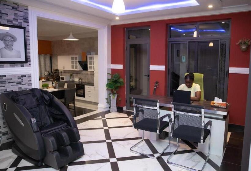 فندق Brynx Haven Adenta, Accra