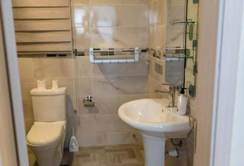 ホテル Brynx Haven   Adenta, Accra