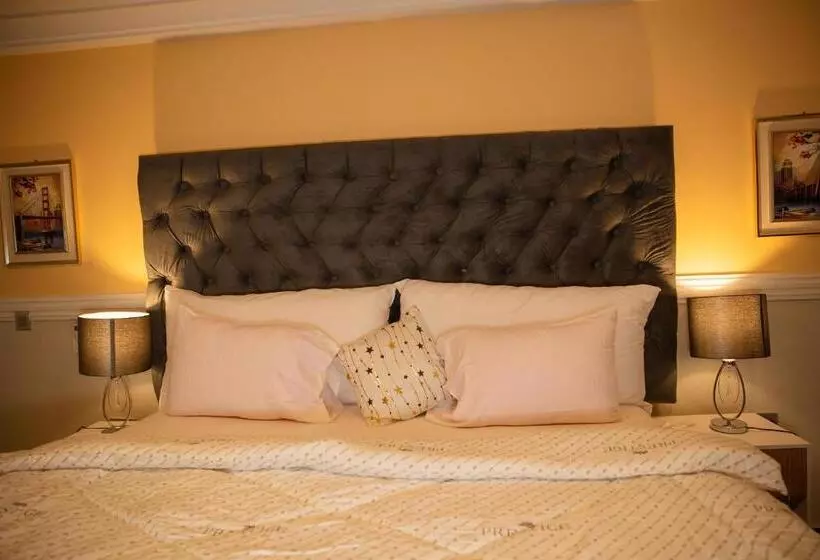 ホテル Brynx Haven   Adenta, Accra