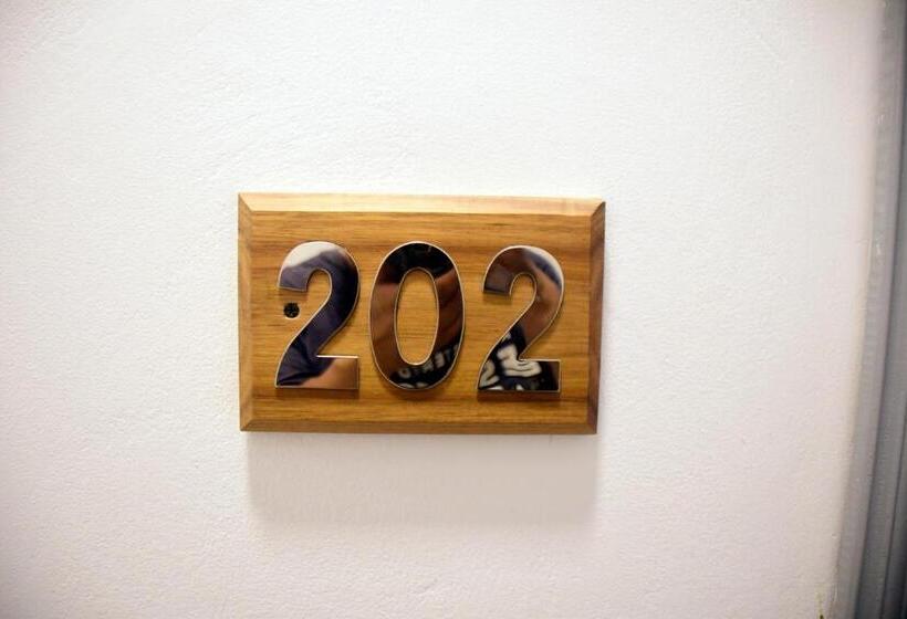 هتل Hostal Marina Samana