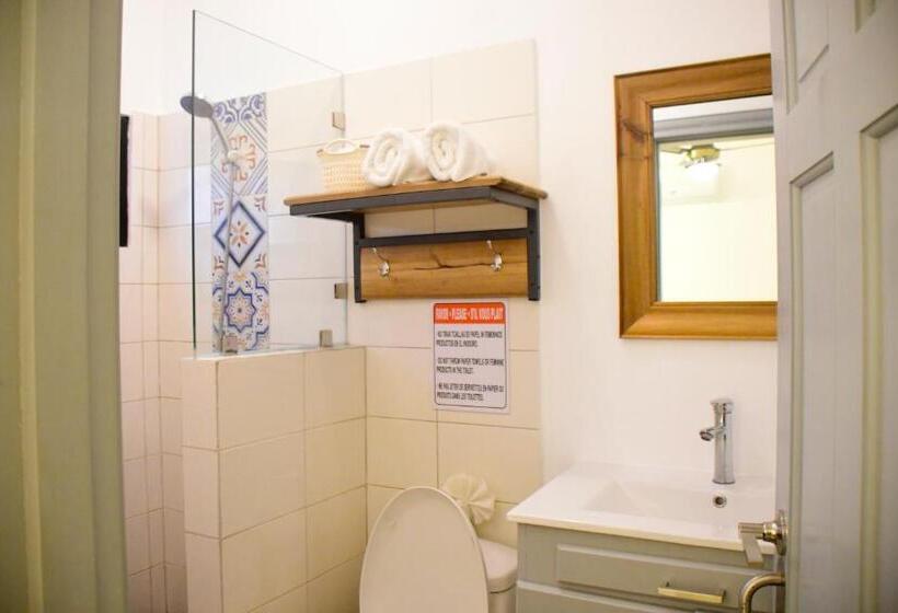 هتل Hostal Marina Samana