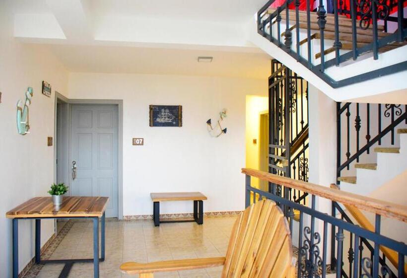 هتل Hostal Marina Samana