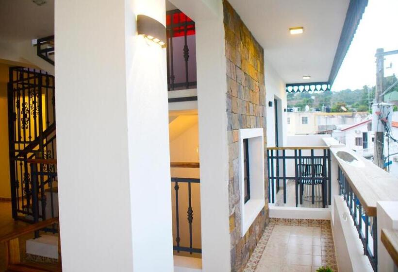 هتل Hostal Marina Samana