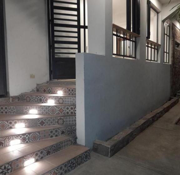 هتل Hostal Marina Samana