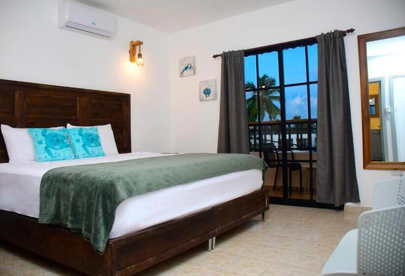 هتل Hostal Marina Samana