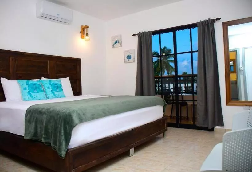هتل Hostal Marina Samana