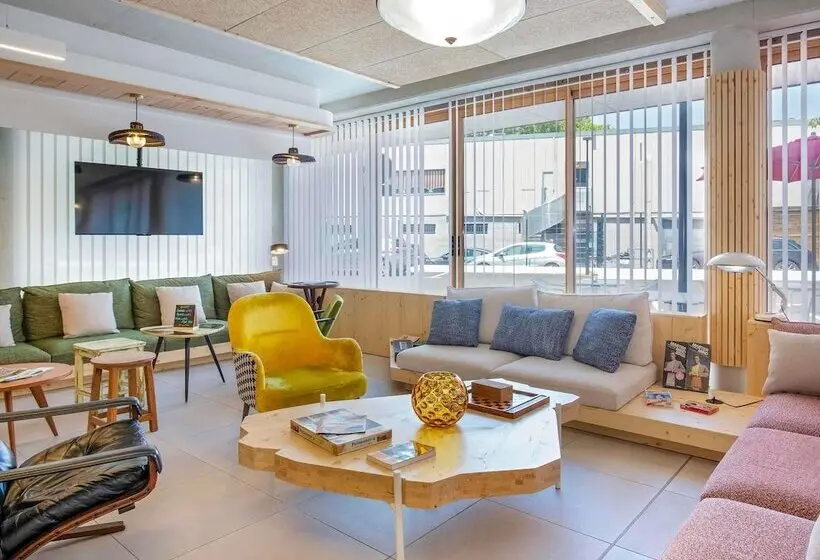 هتل Ibis Styles Salon De Provence