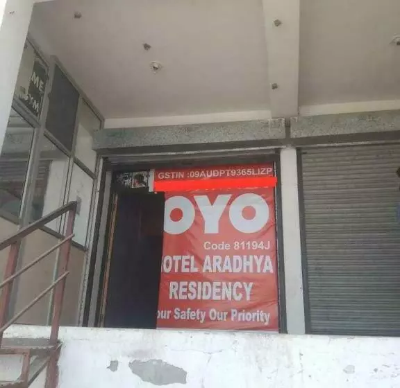 ホテル Oyo 81194 Aradhya Residency