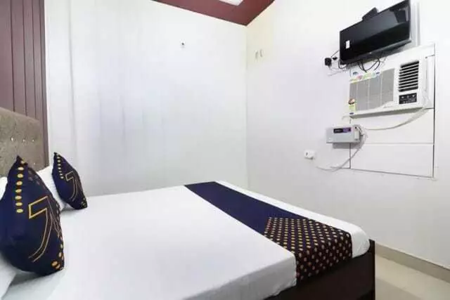 ホテル Oyo 81194 Aradhya Residency