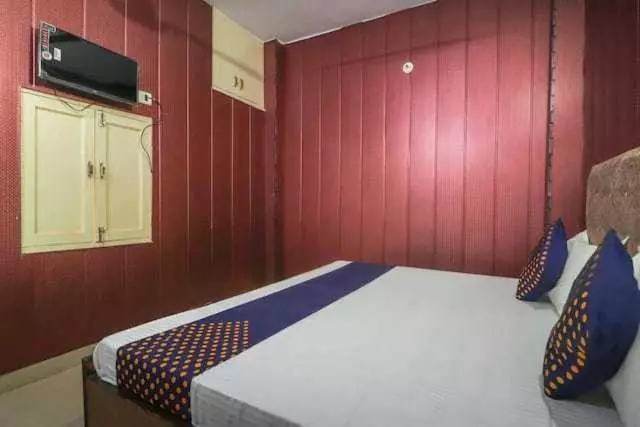 ホテル Oyo 81194 Aradhya Residency