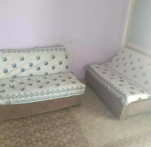 ホテル Oyo 81194 Aradhya Residency