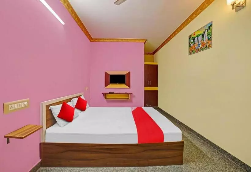 Hotelli Oyo Flagship 81186 Pns Royals