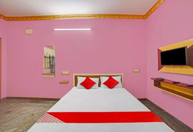 Hotelli Oyo Flagship 81186 Pns Royals