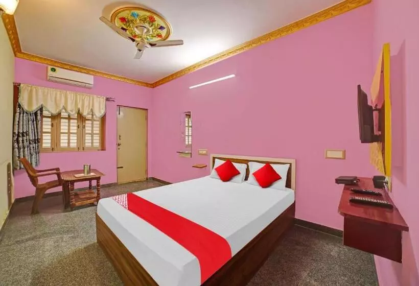 Hotelli Oyo Flagship 81186 Pns Royals