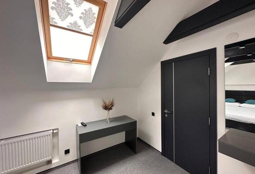 ホテル Royal Wood