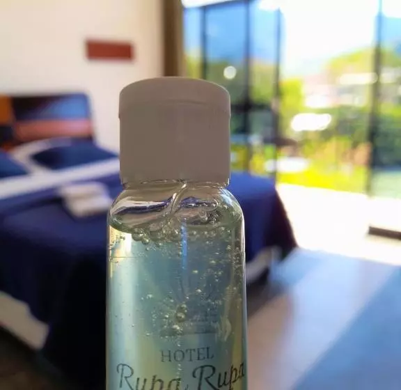ホテル Rupa Rupa
