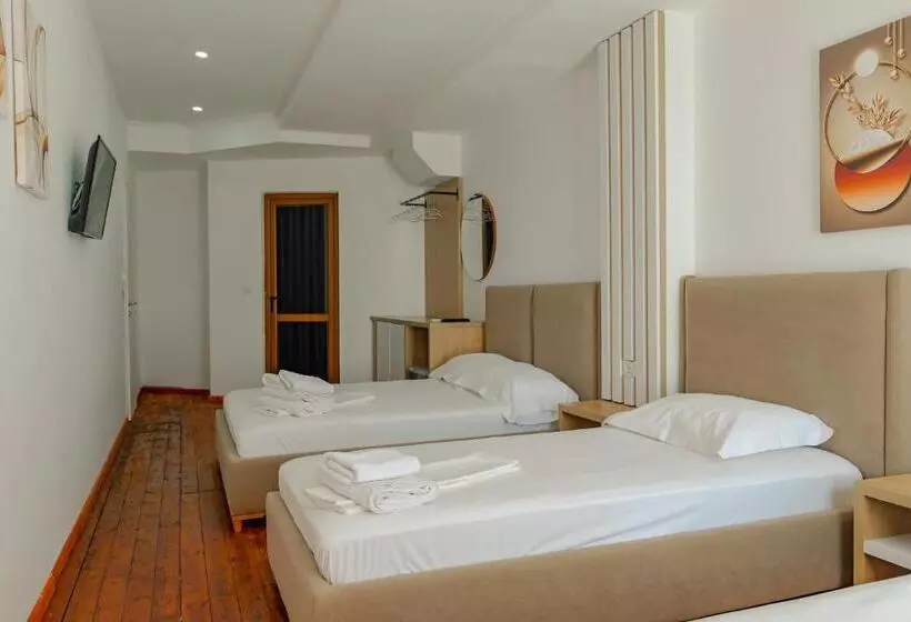 Hotel Summer