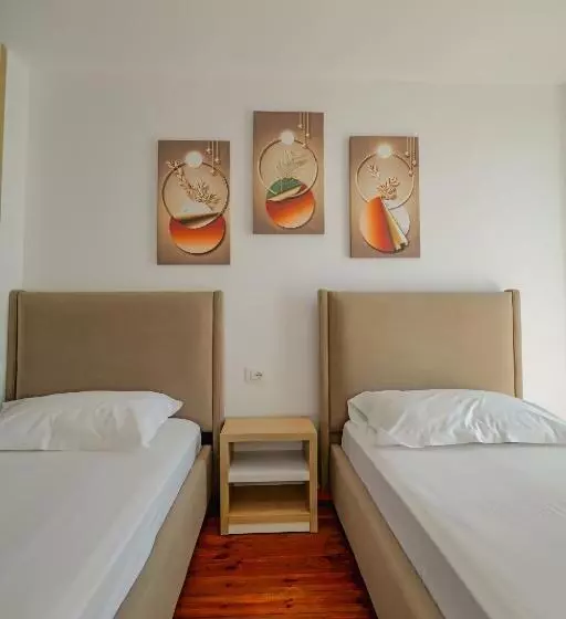 Hotel Summer