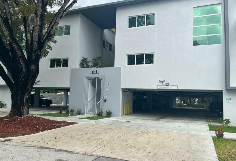 هاستل Airport Guest Suites