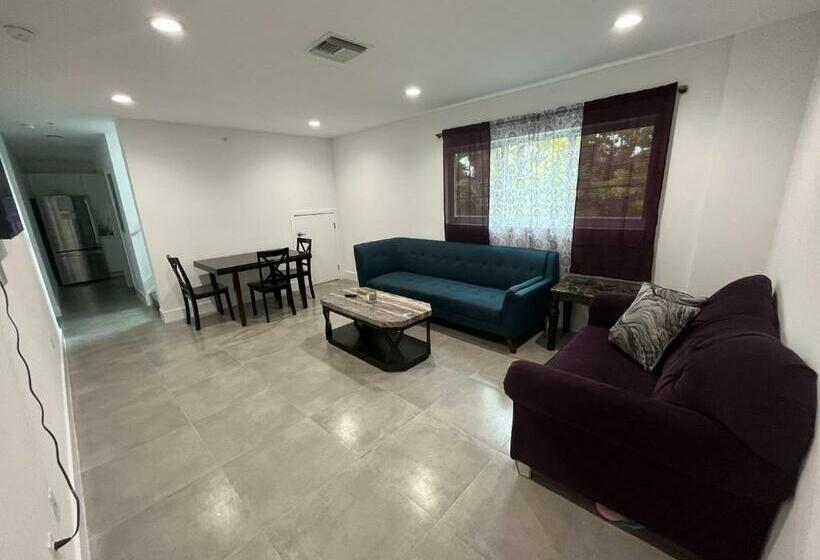 هاستل Airport Guest Suites