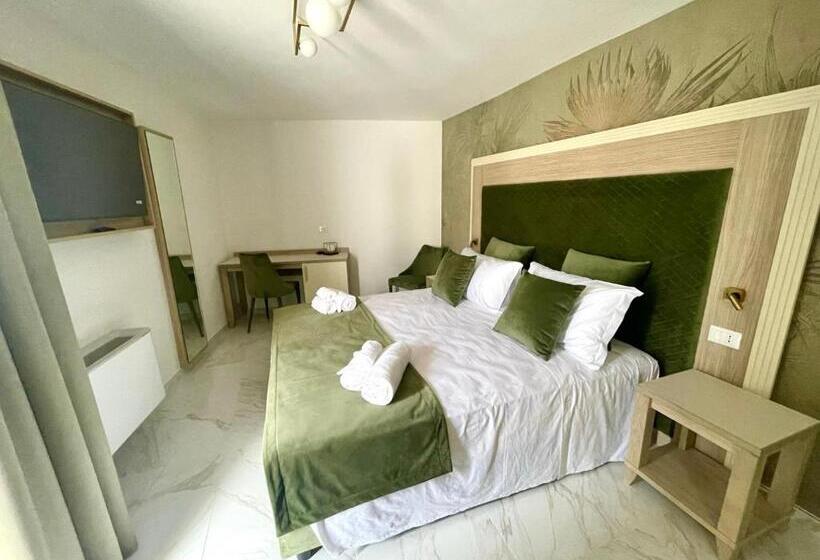 Grotta Saracena Resort