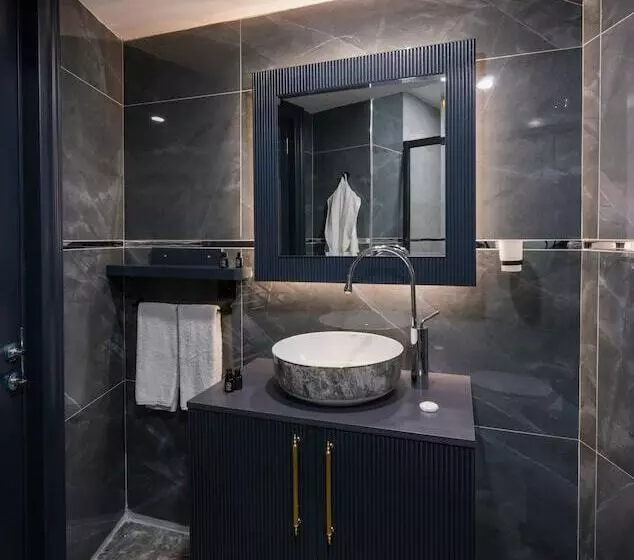 ホテル Kurucesme Business