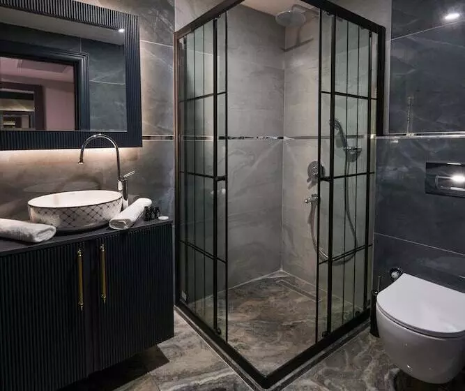ホテル Kurucesme Business