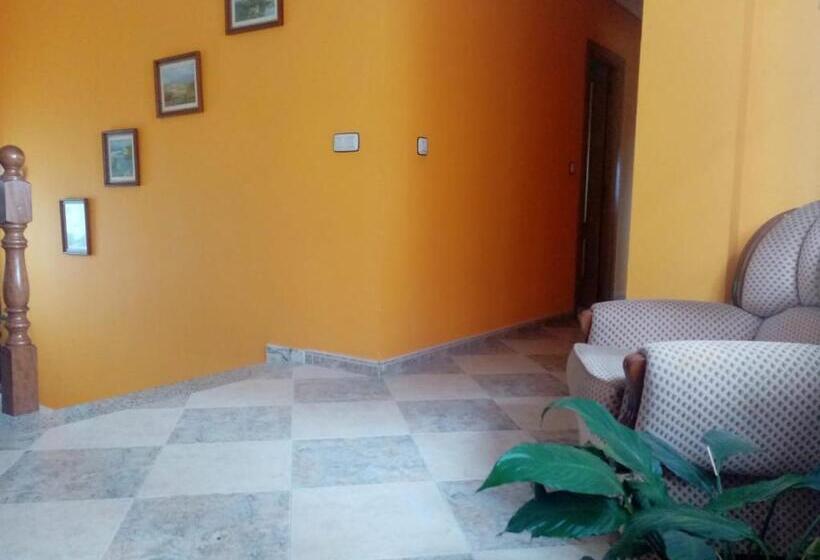 پانسیون Alojamientos Prada