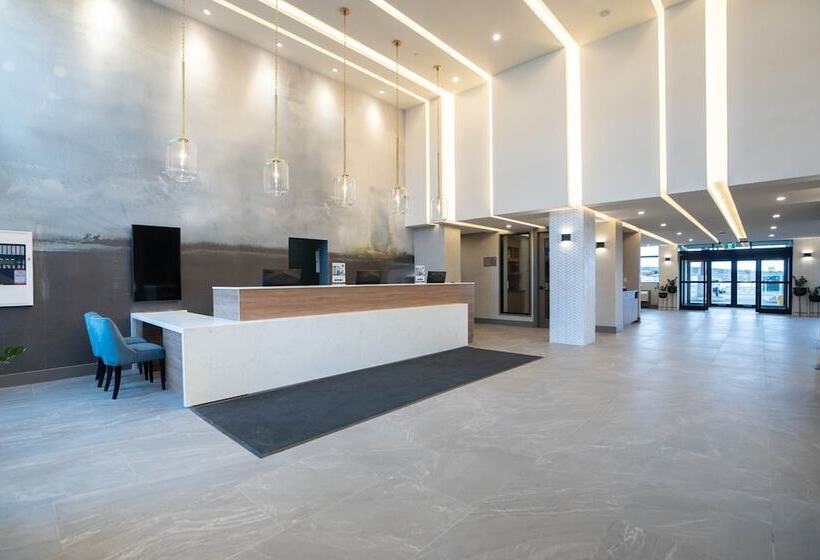 Sandman Signature Dartmouth Hotel & Suites