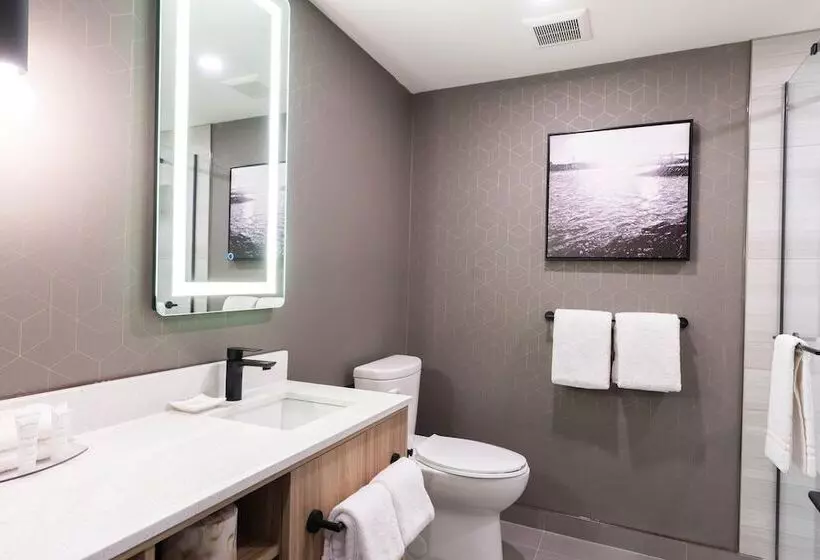 Sandman Signature Dartmouth Hotel & Suites