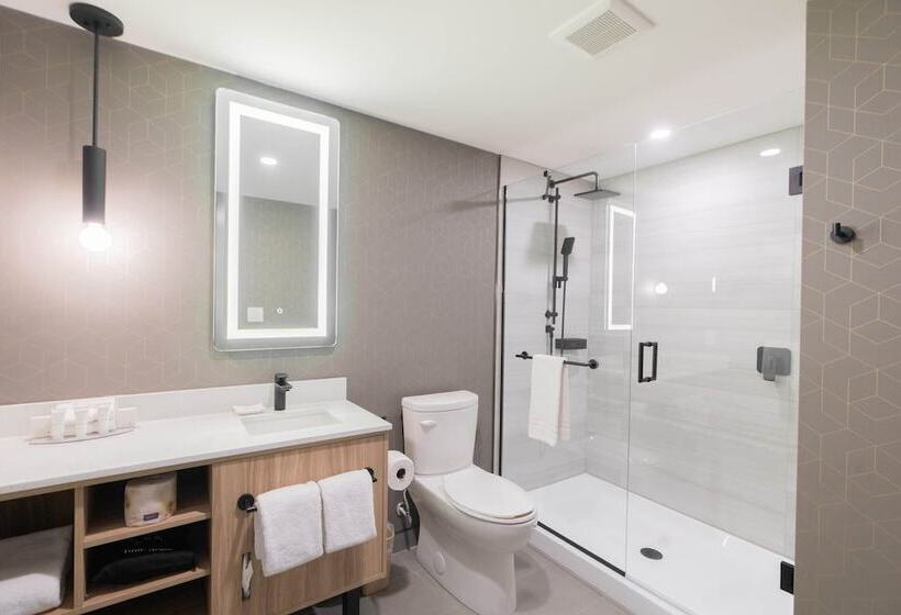 Sandman Signature Dartmouth Hotel & Suites