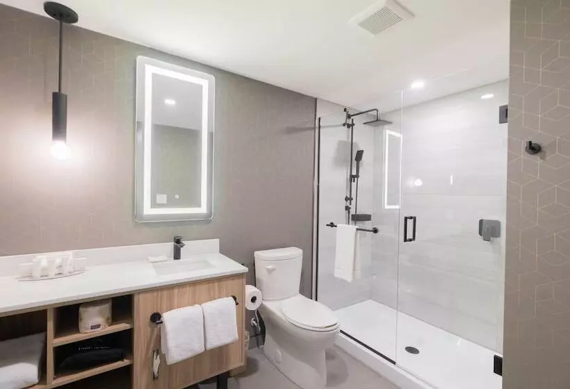 Sandman Signature Dartmouth Hotel & Suites