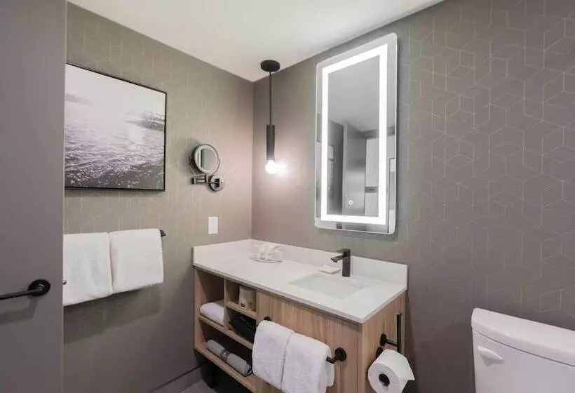 Sandman Signature Dartmouth Hotel & Suites